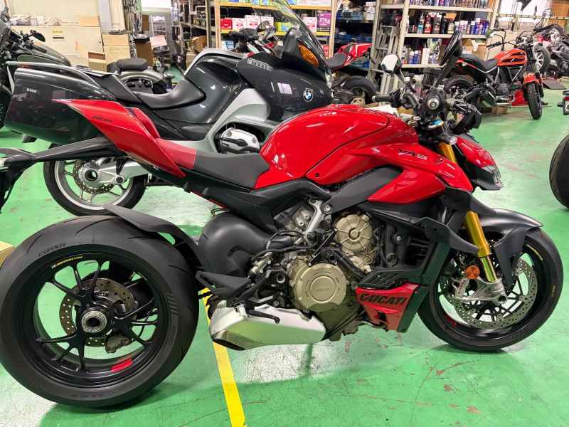 Ducati Streetfighter V4S 2023