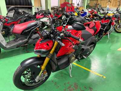 Ducati Streetfighter V4S 2023
