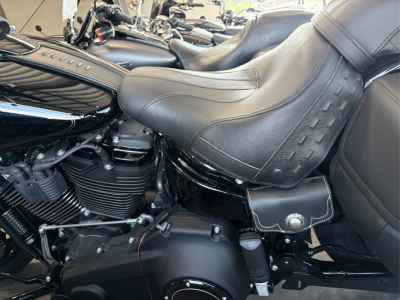 Harley-Davidson Heritage FLHCS1870 2022