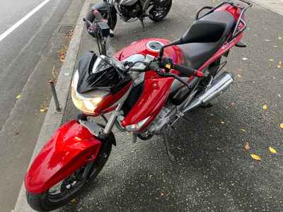 Suzuki GSR250
