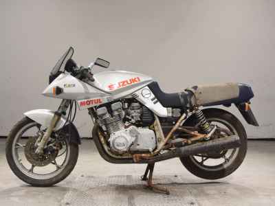 Suzuki GSX750S Katana