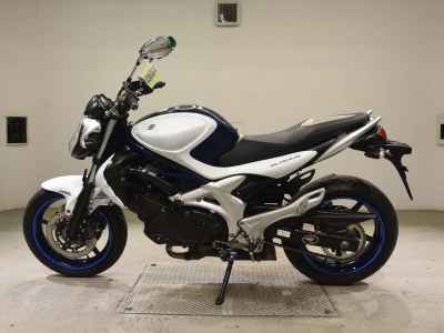 Suzuki Gladius SFV400