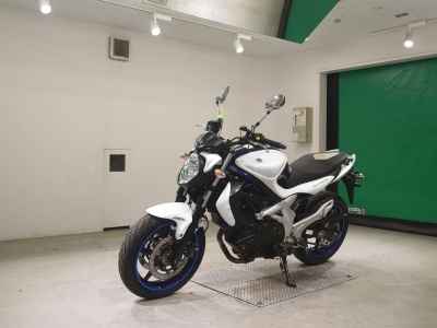 Suzuki Gladius SFV400