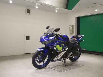 Yamaha YZF-R25 2015