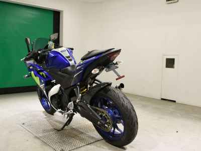Yamaha YZF-R25 2015
