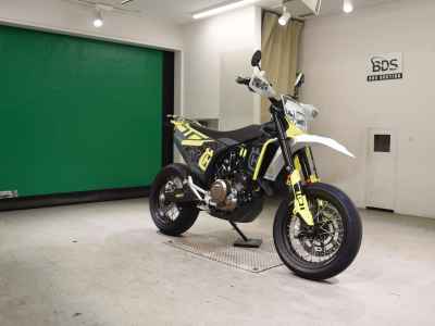 Husqvarna 701 Supermoto 2024