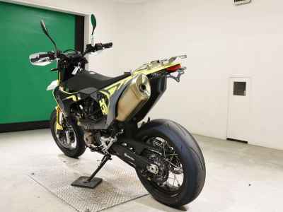 Husqvarna 701 Supermoto 2024