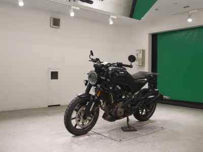 Husqvarna Svartpilen 250 2022