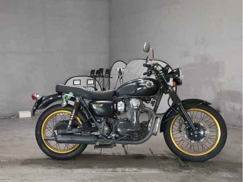 Kawasaki W800 2011