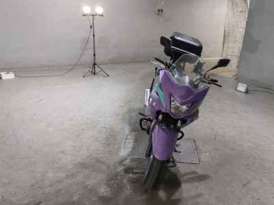 Suzuki GSR250F
