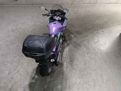 Suzuki GSR250F