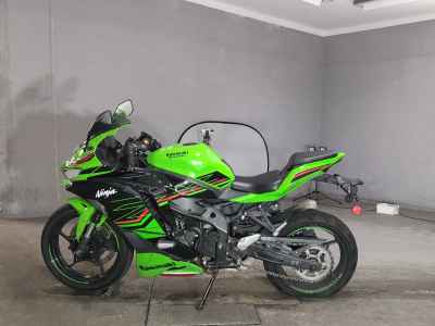Kawasaki Ninja ZX-25R 2024