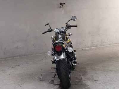 Kawasaki Z900RS 2021