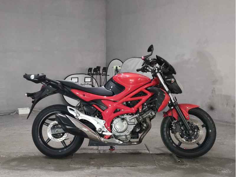 Suzuki Gladius SFV400 2010