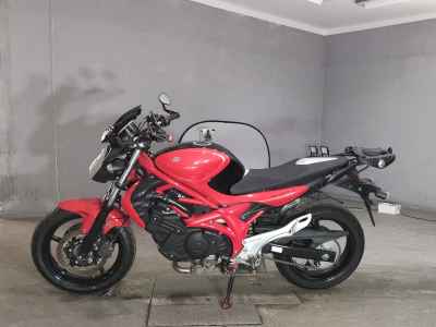 Suzuki Gladius SFV400 2010