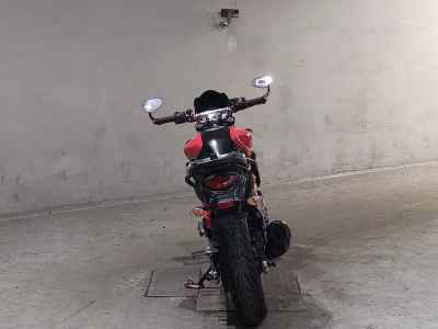 Suzuki Gladius SFV400 2010