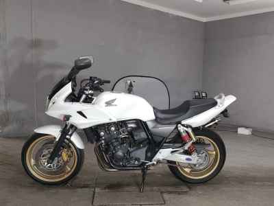 Honda CB400 Super Boldor 2013