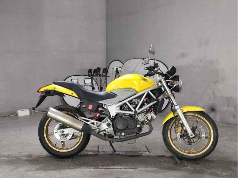 Honda VTR250 2009