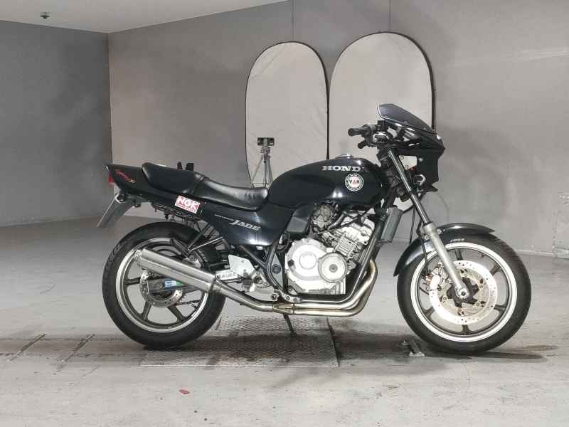 Honda CB250 Jade