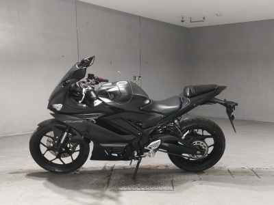 Yamaha YZF-R25 2023