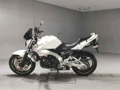Suzuki GSR400 2009