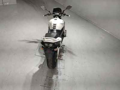 Suzuki GSR400 2009