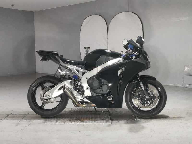 Honda CBR1000RR 2011