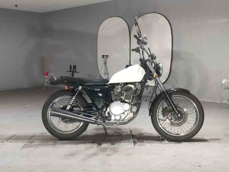Suzuki GrassTracker