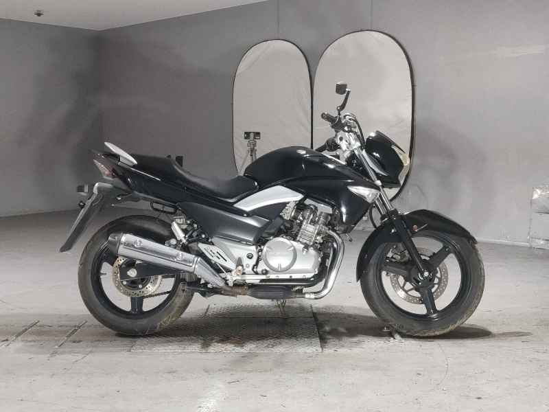 Suzuki GSR250