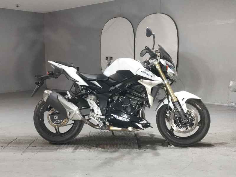 Suzuki GSR750 2012