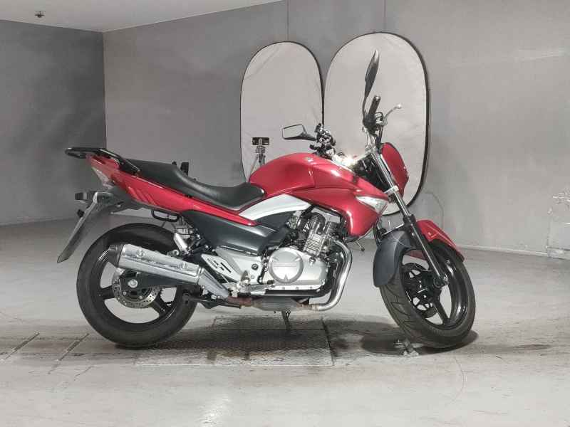 Suzuki GSR250