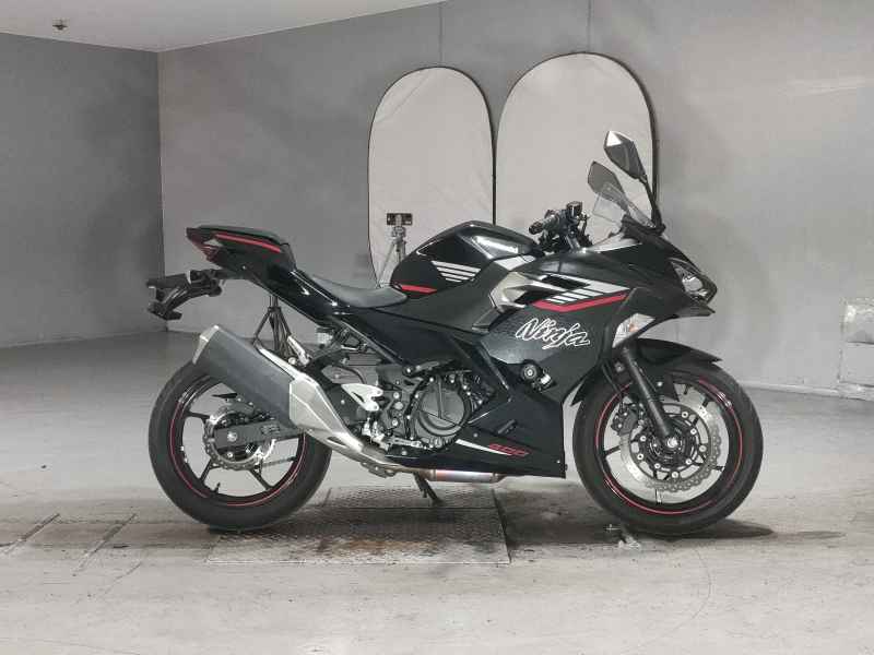 Kawasaki Ninja 400 2025