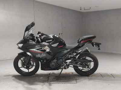 Kawasaki Ninja 400 2025