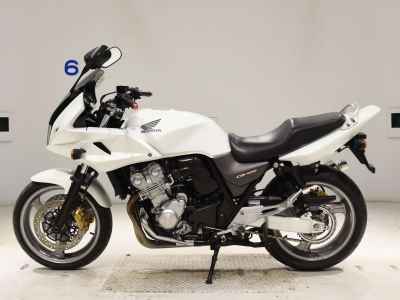 Honda CB400 Super Boldor 2010