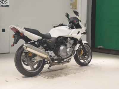 Honda CB400 Super Boldor 2010
