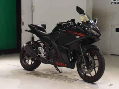 Yamaha YZF-R25 2015