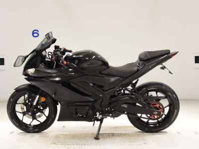 Yamaha YZF-R25 2021