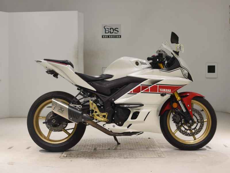 Yamaha YZF-R25 2022