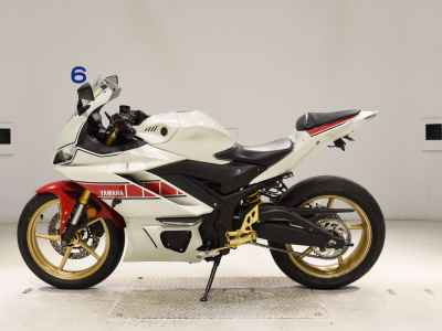 Yamaha YZF-R25 2022