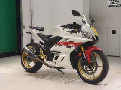 Yamaha YZF-R25 2022