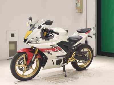 Yamaha YZF-R25 2022