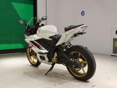 Yamaha YZF-R25 2022