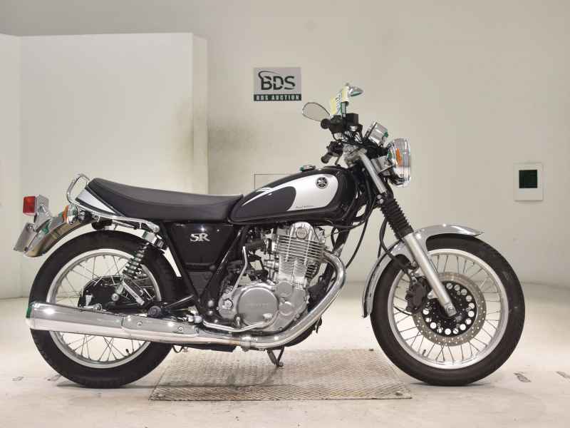 Yamaha SR400 2021