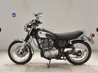 Yamaha SR400 2021