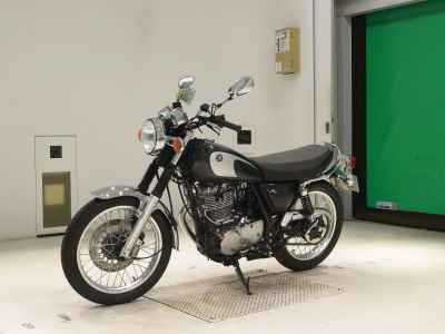 Yamaha SR400 2021