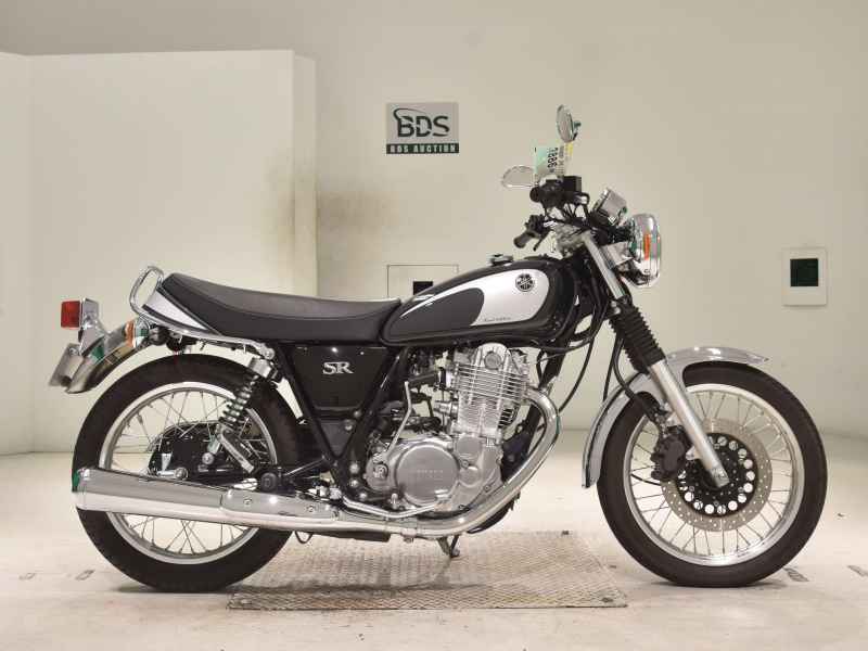 Yamaha SR400 2022