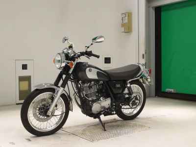 Yamaha SR400 2022