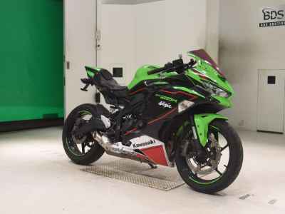 Kawasaki Ninja ZX-25R 2022
