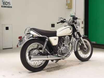 Yamaha SR400 2015