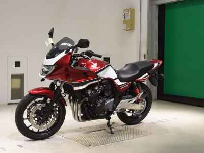 Honda CB400 Super Boldor 2021